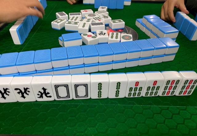 打麻将阶段舍牌的策略